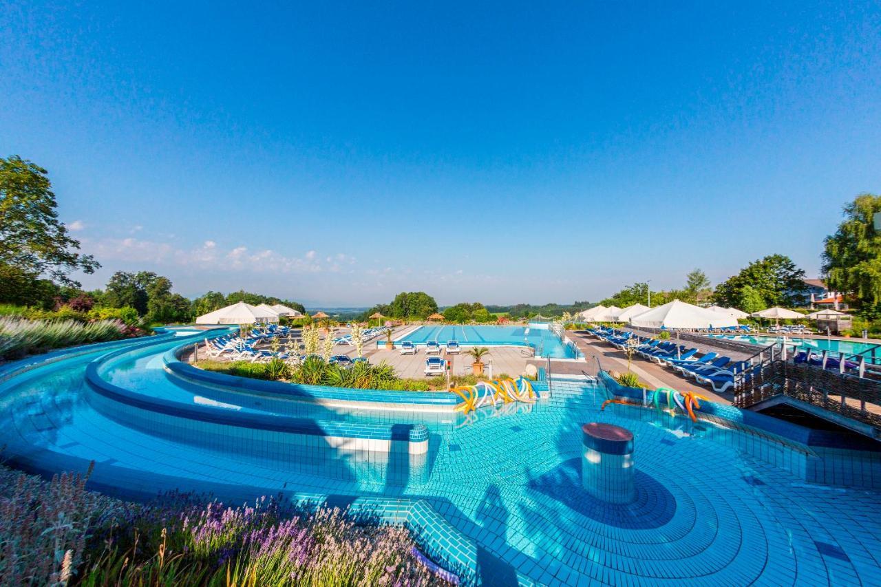 Stroebinger Hof - Therme Wellness Resort Bad Endorf Buitenkant foto