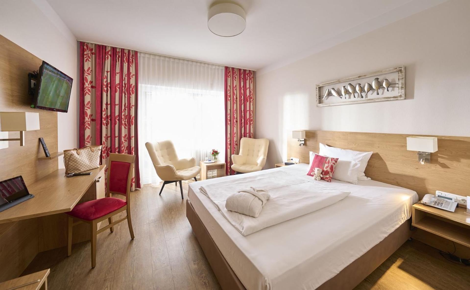 Stroebinger Hof - Therme Wellness Resort Bad Endorf Buitenkant foto