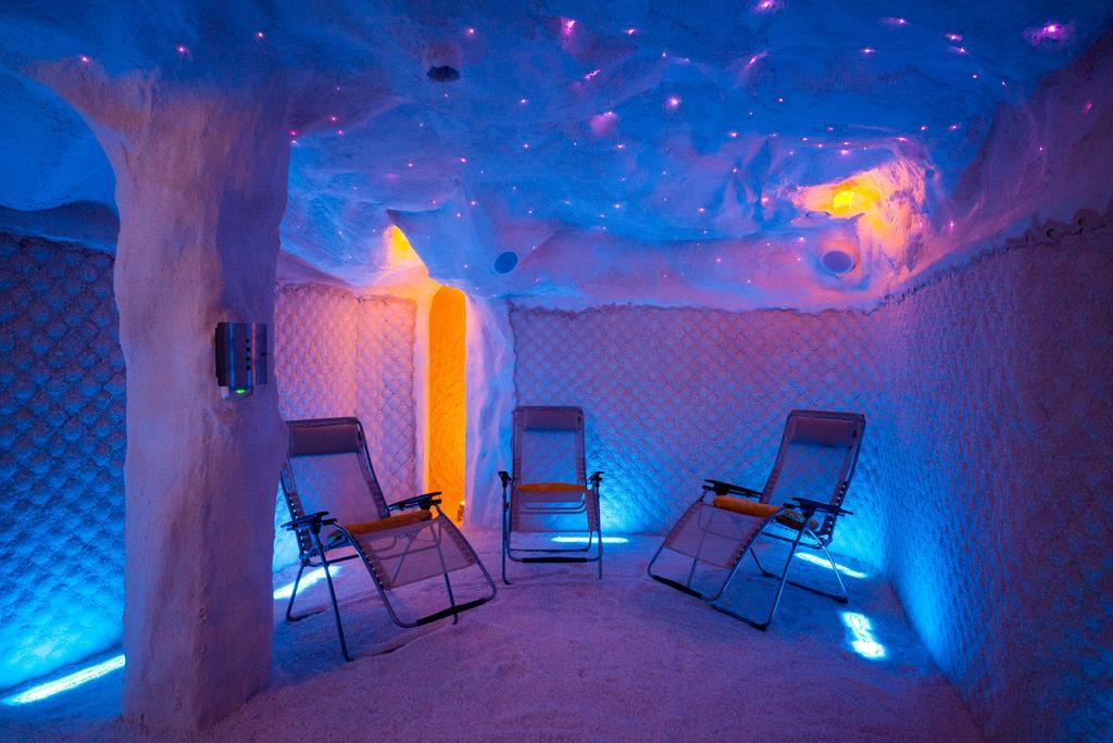Stroebinger Hof - Therme Wellness Resort Bad Endorf Buitenkant foto